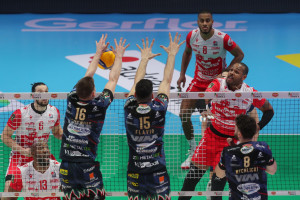 Il muro a due di Perugia blocca Leal
