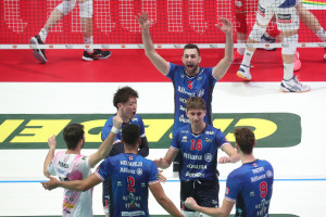 Milano festeggia dopo un punto