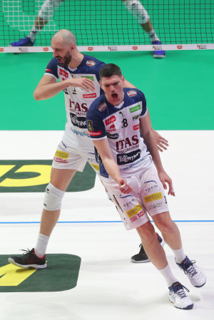 Podrascanin e Kaziyski esultano