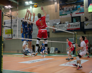 Swan Ngapeth in fase di attacco