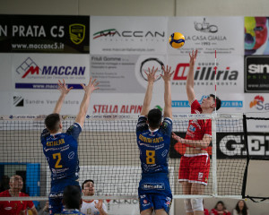Katalan e Boninfante in fase di muro