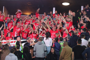 La curva di Piacenza festeggia la vittoria della Coppa Italia