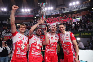 I festeggiamenti di Piacenza sotto la curva