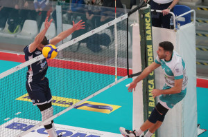 Il muro di Ngapeth su Ottaviani
