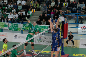 Matheus Secco Costa in fase di attacco