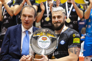 Paris premiato MVP