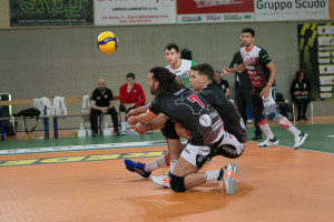Leonardo Colli in fase di ricezione