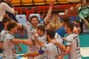San Dona' esulta alla fine della partita