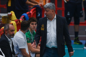 Coach Alberto Raho della Wimore durante timeout