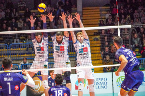 Schiro, Antonaci e Bisi alzano il muro