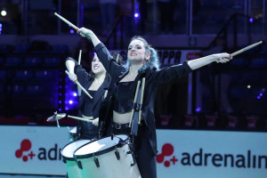 Esibizione delle ragazze della D.D.WE.CO – Drum Dance Women Company nel pre partita