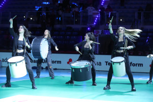 Esibizione delle ragazze della D.D.WE.CO – Drum Dance Women Company nel pre partita
