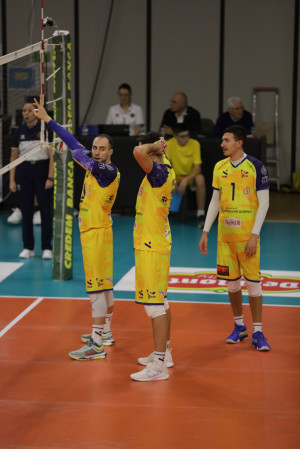 I giocatori di Stadium in attesa del servizio