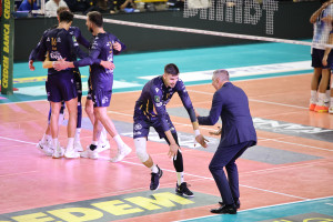 Grozdanov e Stoytchev