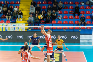 Longo in palleggio