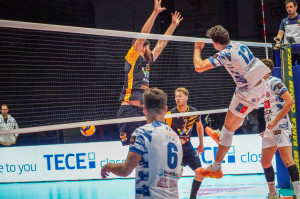 Mozzato attacca al centro