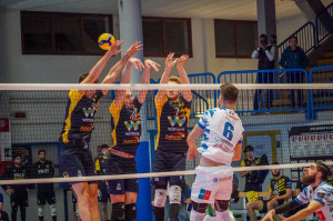 Bucko prova a superare il muro a tre