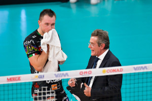 Oleh PLOTNYTSKYI e Angelo LORENZETTI