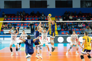 Cottarelli in palleggio