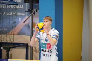 Schiro si preparara a battere al salto