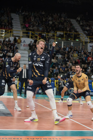 Mozic esulta dopo un punto