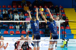 Cottarelli e Rau a muro