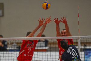 Ambrose e Marinelli a muro per gli universitari di Cagliari