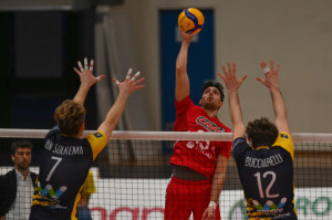 Matteo Miselli schiaccia per il Cagliari