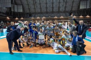 I giocatori di Cuneo esultano a fine partita