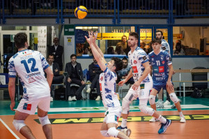 Gonzalo Martinez riceve in palleggio