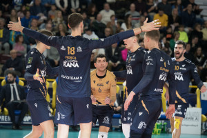 Rana Verona abbraccio