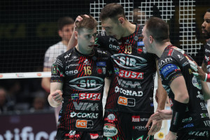 Semeniuk e Russo esultano con i compagni