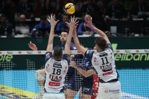 Podrascanin e Rychlicki a muro