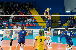 Cottarelli palleggia