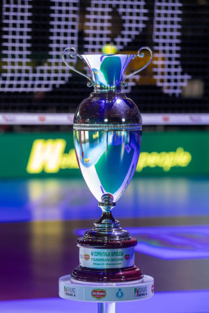 La coppa della Del Monte Coppa Italia