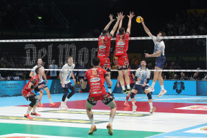 Loeppky in attacco