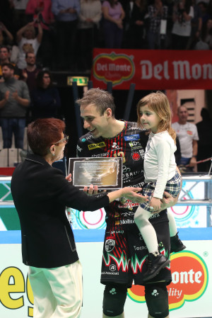 Colaci riceve il premio alla carriera