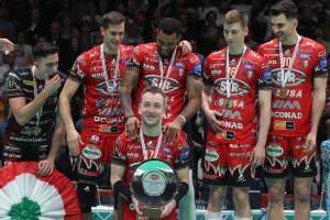 Plotnytskyi festeggia con i compagni