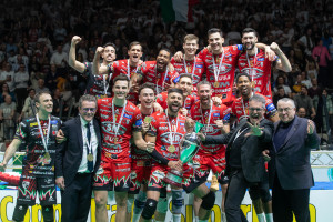 La Sir Susa Vim Perugia festeggia la vittoria della Del Monte Coppa Italia