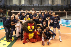 I giocatori di Ravenna esultano a fine partita