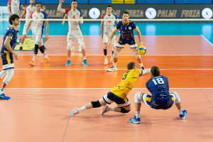 Donati si tuffa