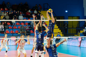 Cottarelli in palleggio