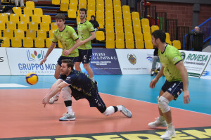 Luca Martina riceve in bagher