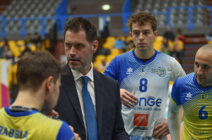 Time out di coach Simeon