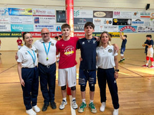 I Capitani di Consar Ravenna e Itas Trentino insieme agli arbitri