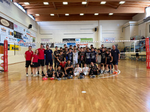 I giocatori di Cucine Lube Civitanova e Puliservice Acqua S.Bernardo Cuneo insieme a fine gara