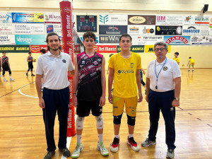 I capitani di Gamma Chimica Brugherio e Emmeti Clima Modena insieme agli arbitri