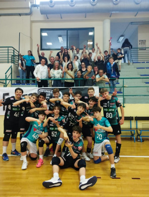 L'esultanza di Kioene Padova dopo la vittoria per 3-0 contro Sir Susa Vim Perugia