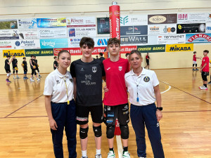 I Capitani di Cucine Lube Civitanova e Kioene Padova insieme agli arbitri