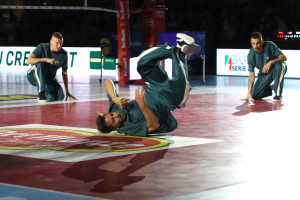 L'esibizione dei Bandits, crew di breakdance